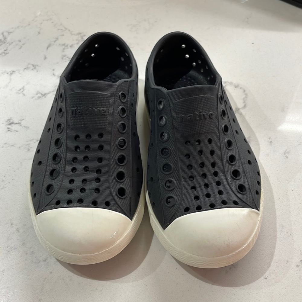 Toddler Natives size 8